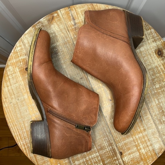 Lucky Brand Bareesa Leather Bootie Brown Tan Side Zipper Block Heel Size 7.5 - Picture 8 of 12